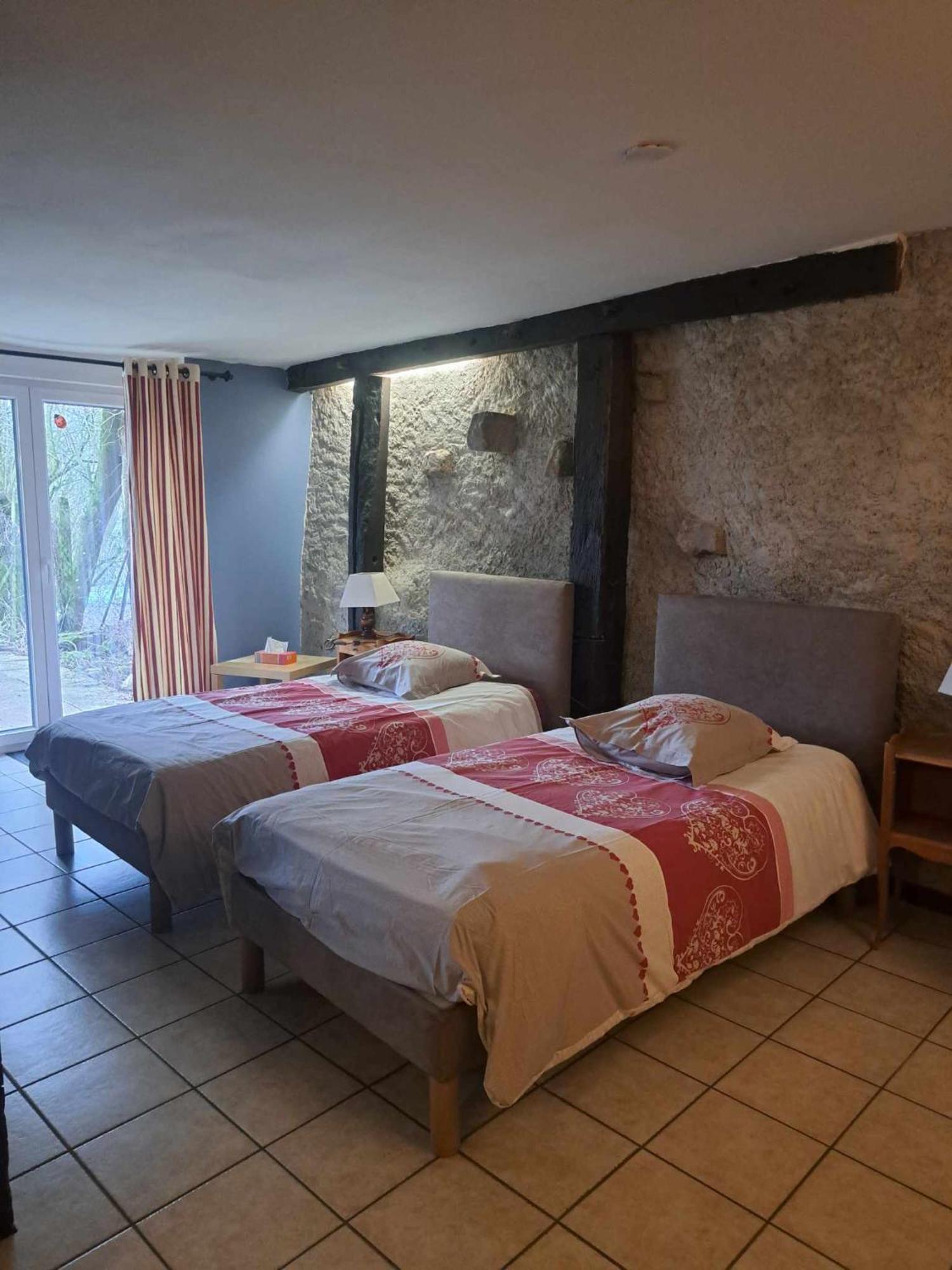 Chambres D'Hotes Les Hirondelles Gaubiving Exterior foto